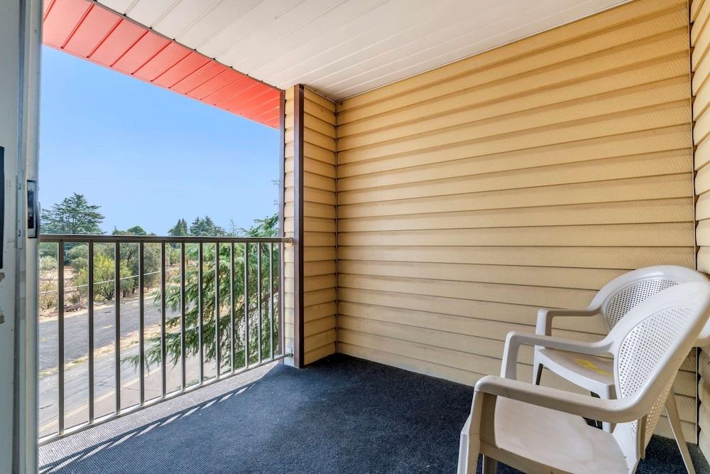 Comfort Suites Red Bluff Near I-5 Extérieur photo
