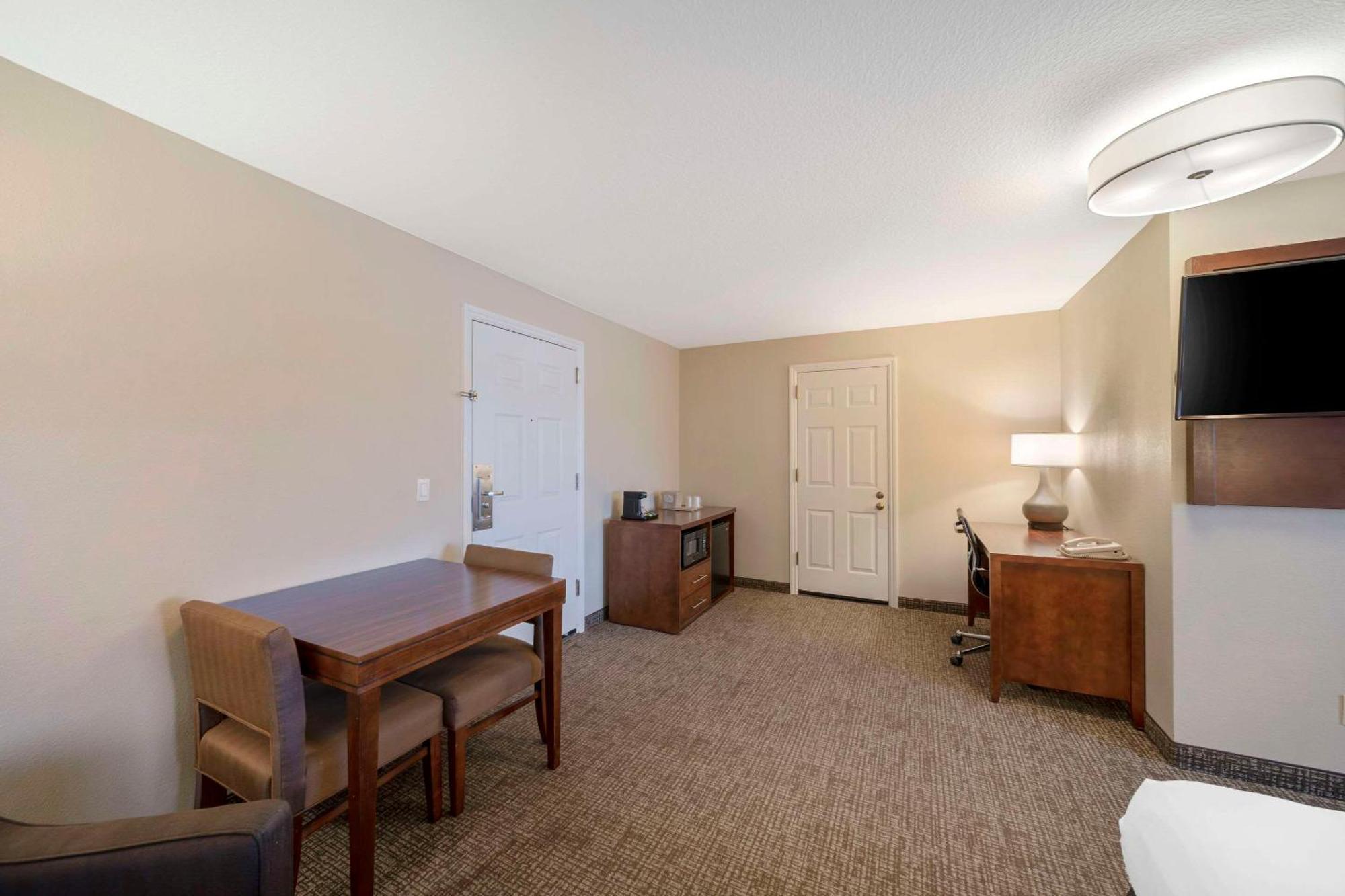 Comfort Suites Red Bluff Near I-5 Extérieur photo