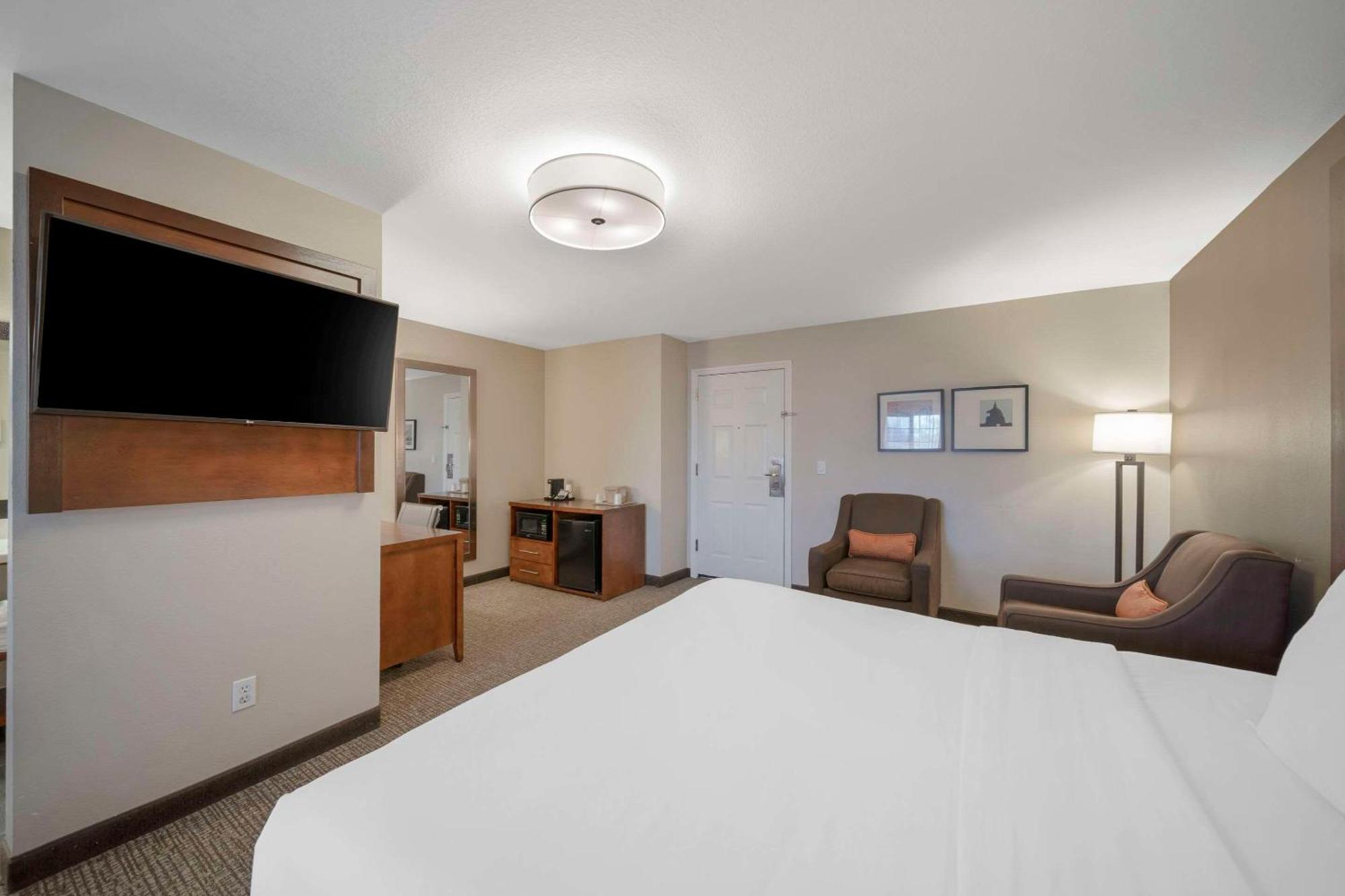 Comfort Suites Red Bluff Near I-5 Extérieur photo
